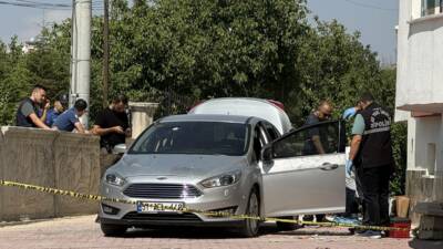 Konya'nın merkez Karatay ilçesinde yaşanan olayda bir araca silahlı saldırı