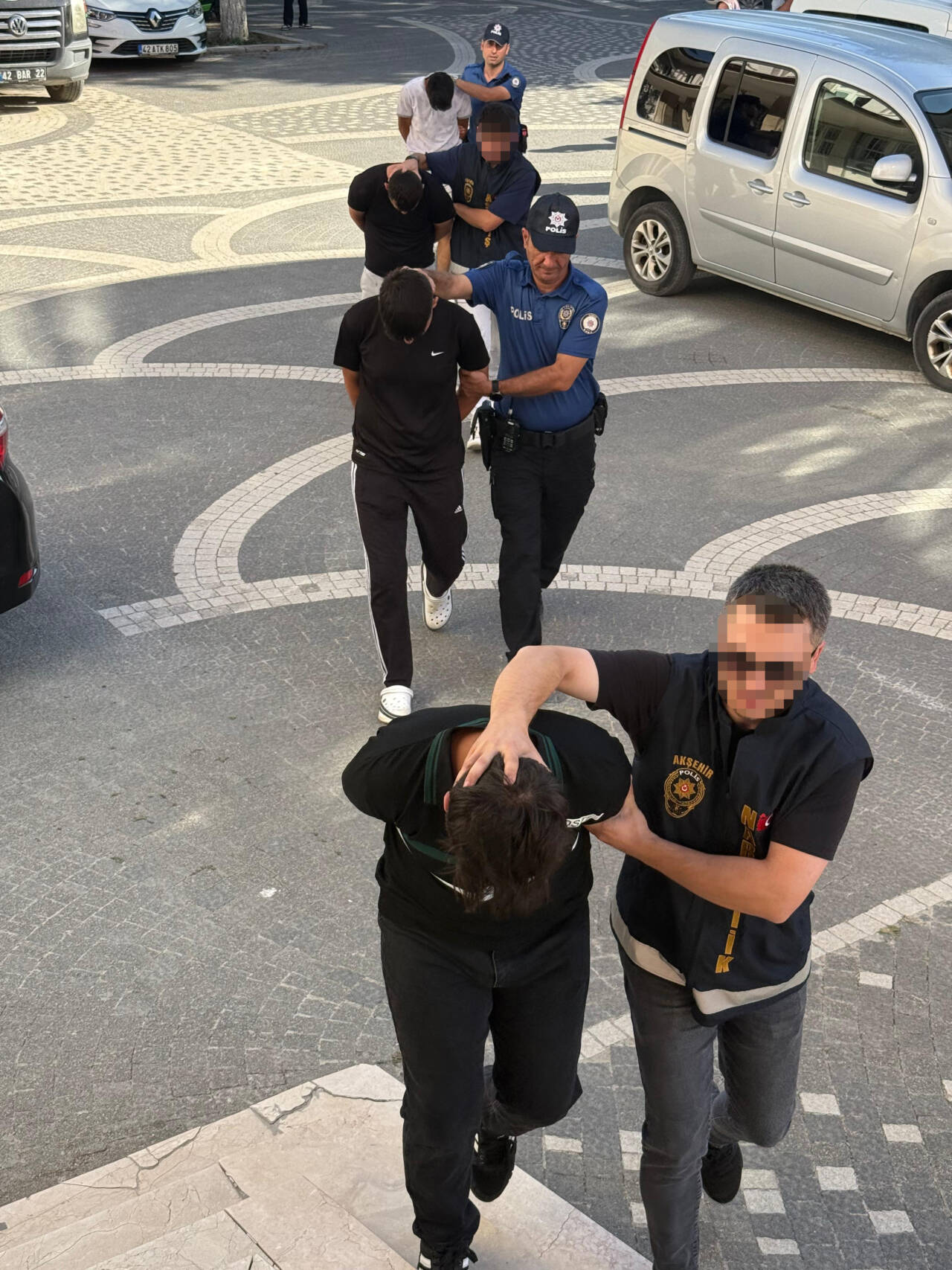 Konya'nın Akşehir ilçesinde İlçe Emniyet Müdürlüğü ekipleri tarafından düzenlenen uyuşturucu
