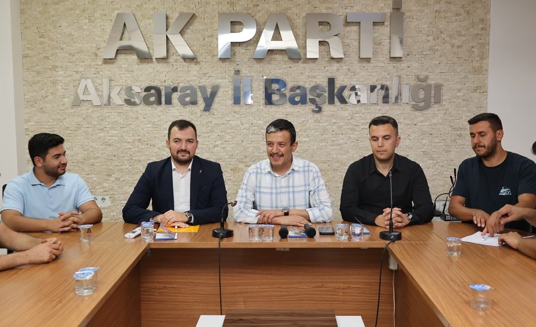 AK Parti Aksaray İl Başkanlığı’nda düzenlenen haftalık olağan İl Gençlik