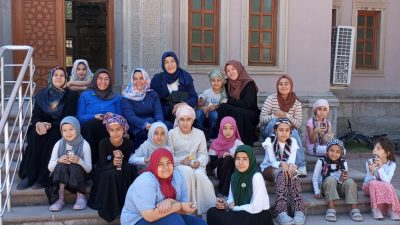 AK Parti Aksaray İl Kadın Kolları Başkanı Sultan Billur, yönetim