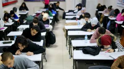 Aksaray Belediyesi, düzenlediği TYT (Temel Yeterlilik Testi) ve AYT (Alan