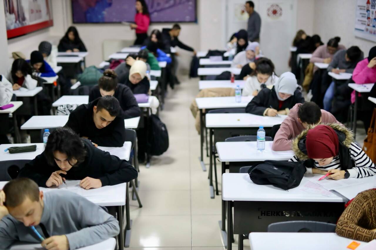 Aksaray Belediyesi, düzenlediği TYT (Temel Yeterlilik Testi) ve AYT (Alan