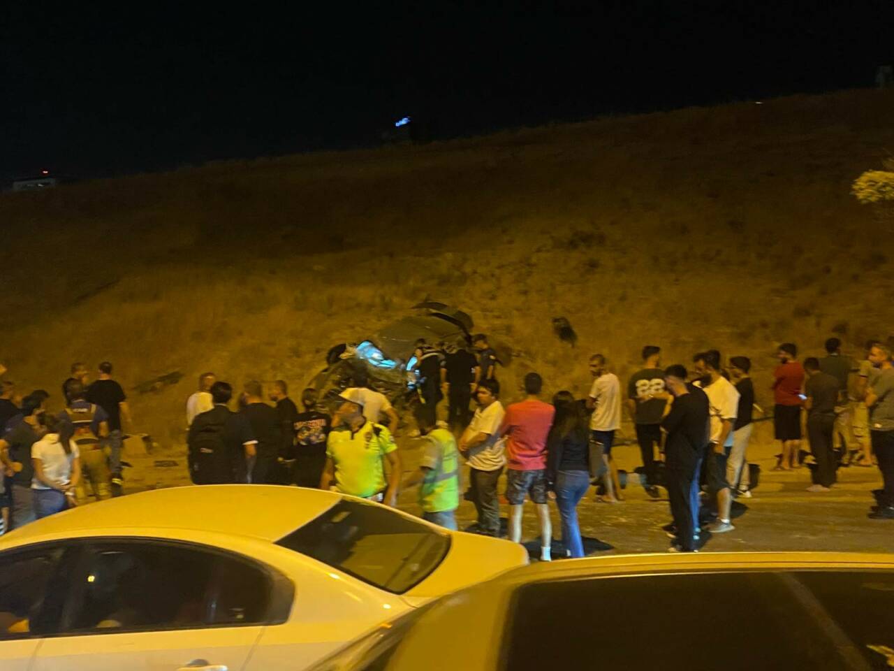 Ankara’nın Çankaya ilçesinde yaşanan olayda otomobil takla attı. Meydana gelen