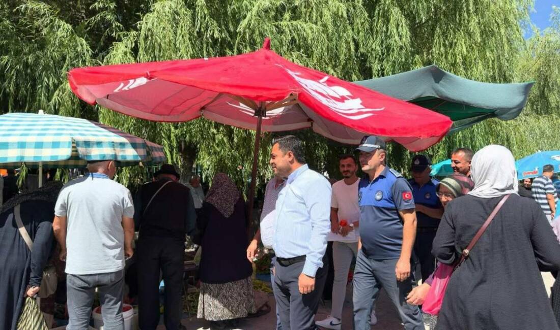 Ağaçören Belediye Başkanı Kemal Salman, belediye meclis üyeleriyle beraber ilçe