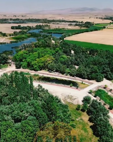 Aksaray’ın Gülağaç ilçesinde bulunan doğal güzellikleriyle dikkat çeken Bakı Gölü,