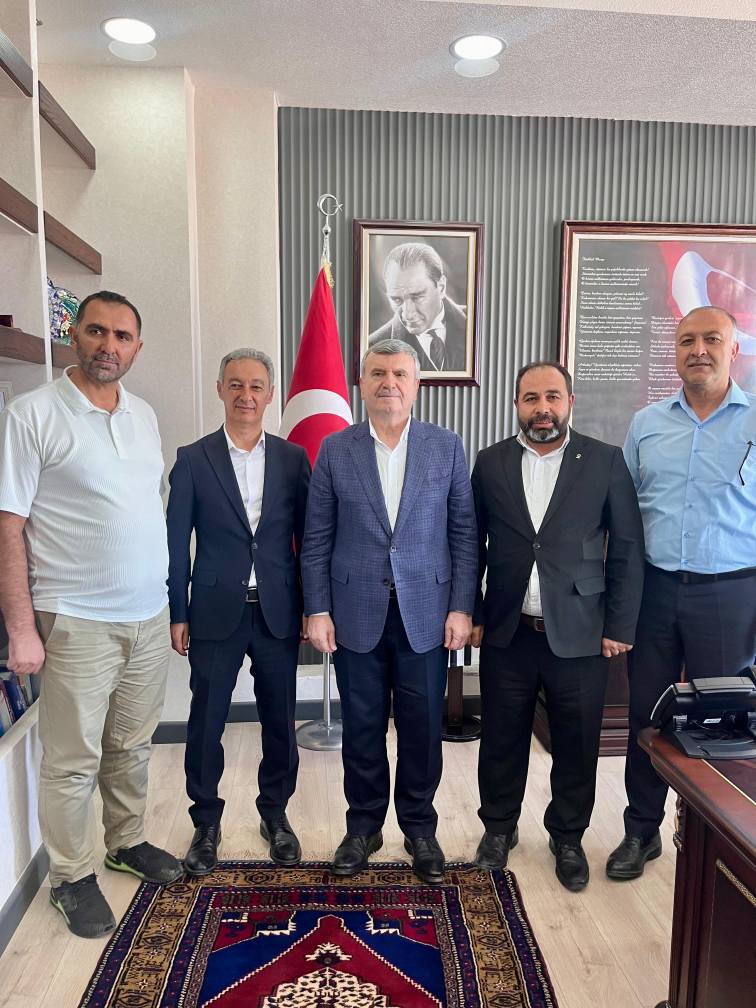 Eskil Belediye Başkanı Mustafa Zavlak’ı, AK Parti Konya Milletvekili Tahir
