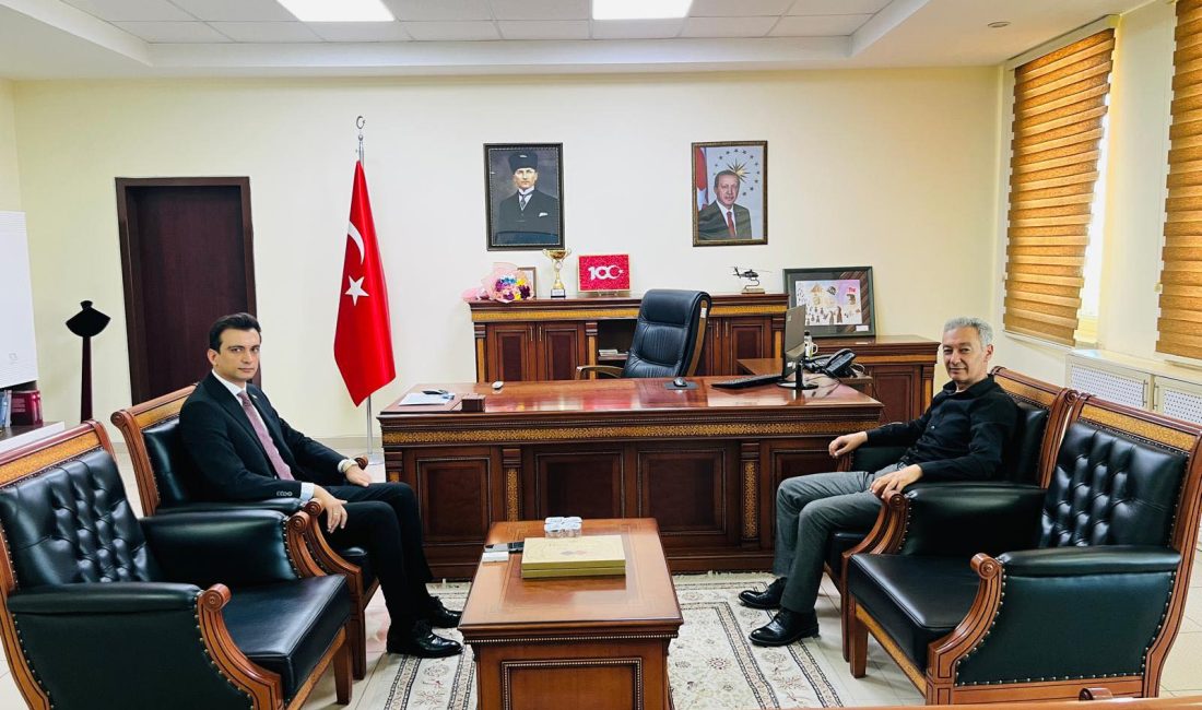 Eskil Belediye Başkanı Mustafa Zavlak, ilçeye yeni atanan Kaymakam Harun