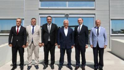 Aksaray Valisi Mehmet Ali Kumbuzoğlu, şehir içerisindeki idari çalışmalarının yanı