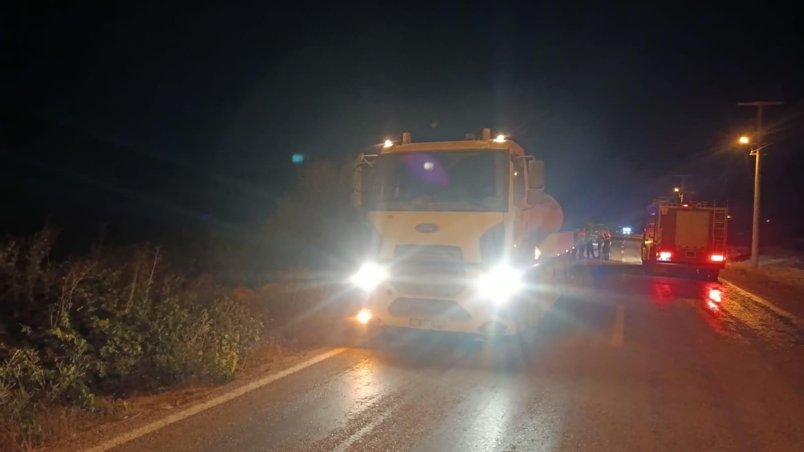 Demirci beldesinde kısa süreli yangın paniği yaşandı. Belediye ekiplerinin etkili