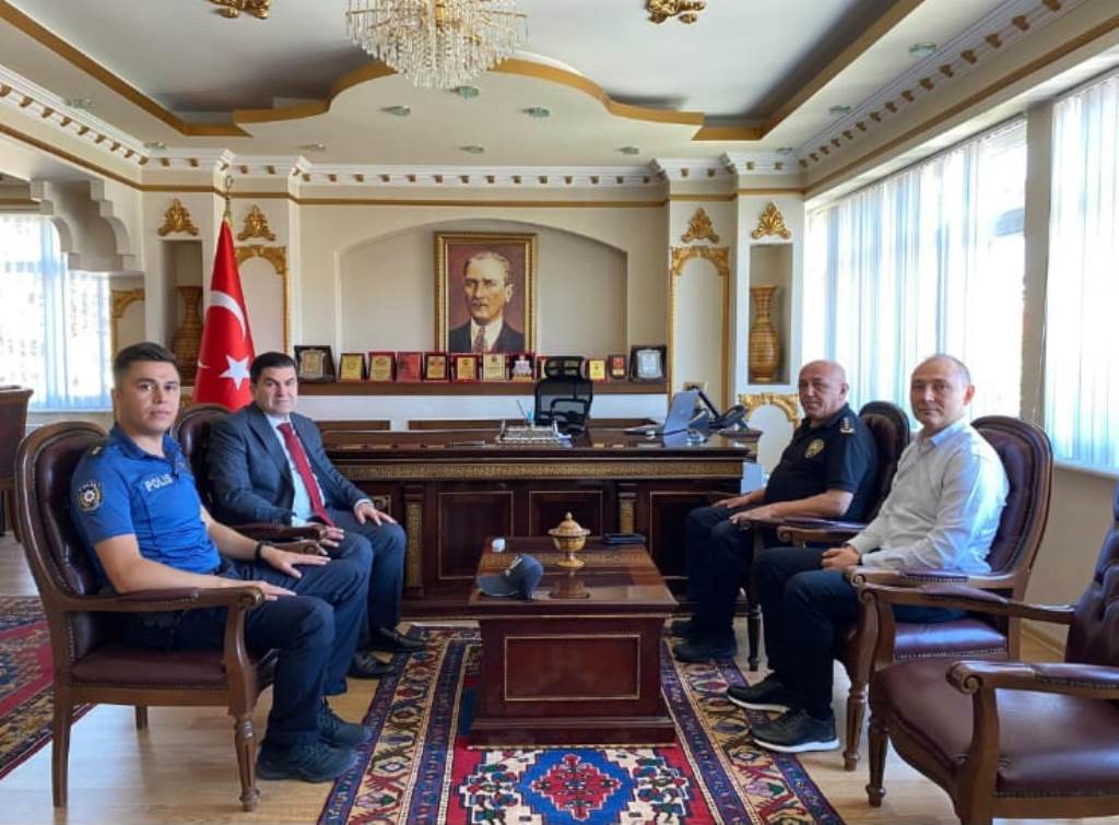 Aksaray İl Emniyet Müdürü Bekir Demir, Ortaköy Kaymakamı Ahmet Karatepe’yi