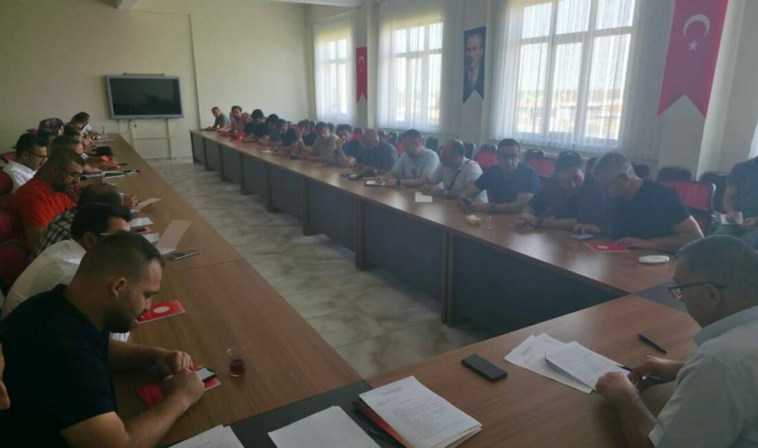 Eskil İlçe Milli Eğitim Müdürlüğü organizasyonunda yeni dönem öncesinde müdürlerle
