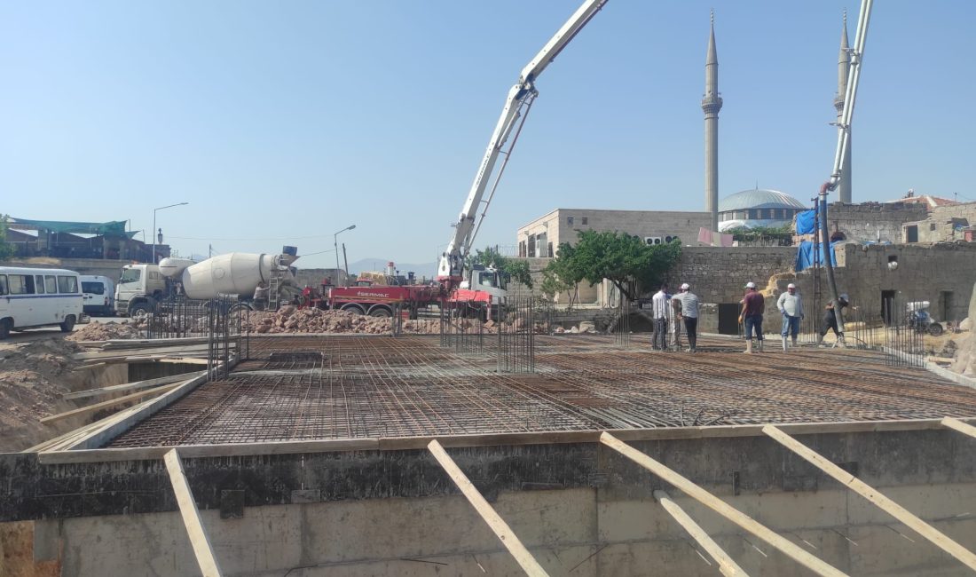 Güzelyurt Belediyesi’nin ilçeye kazandıracağı Zahra Pazarı Ticaret Merkezi Projesi hızla