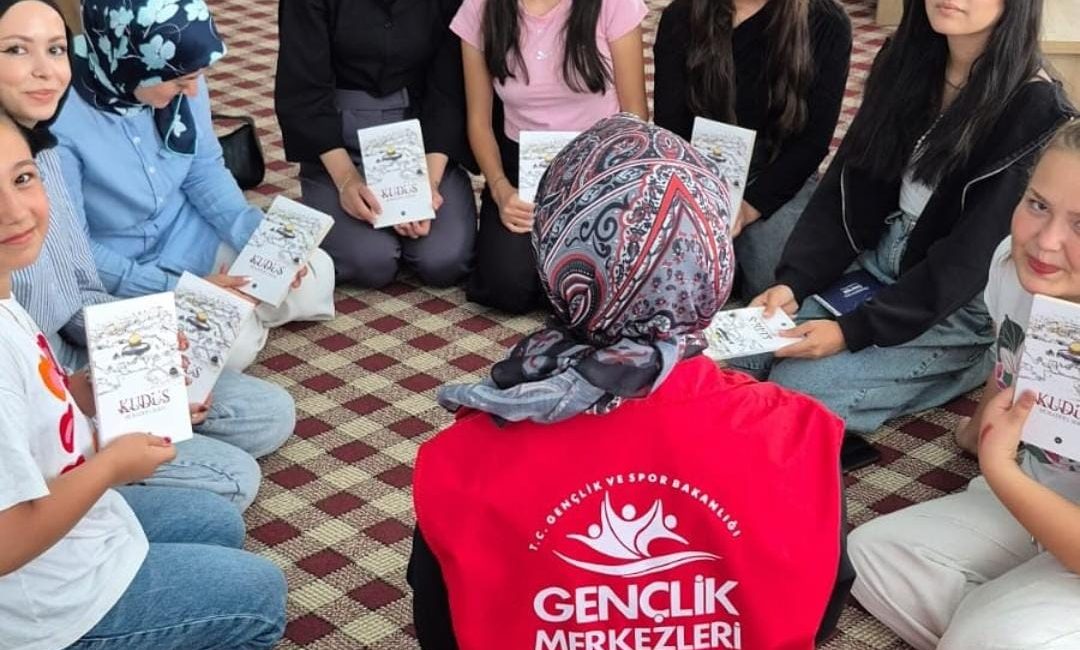 Gülağaç Gençlik Merkezi, “6 Hafta 6 Kitap” etkinliği ile gençler