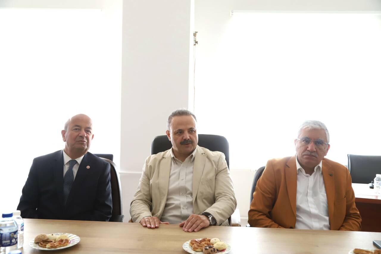 Aksaray Üniversitesi (ASÜ) Rektörü Prof. Dr. Alpay Arıbaş’ın başkanlığında Kalite