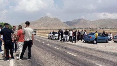 Ortaköy – Gökkaya yolunda konvoydaki araç, karşıdan gelen otomobille kafa