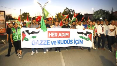 Yüzlerce Kişi İsrail’in Saldırılarını Protesto Etti, Gazze İçin Adalet Çağrısı