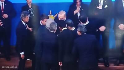 Aksaray heyeti, AK Parti’nin 24. yıl kutlamasında Cumhurbaşkanı Erdoğan’a kritik