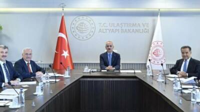 Vali Kumbuzoğlu, vekiller ve Başkan Dinçer, Ulaştırma Bakanı Uraloğlu’nu ziyaret