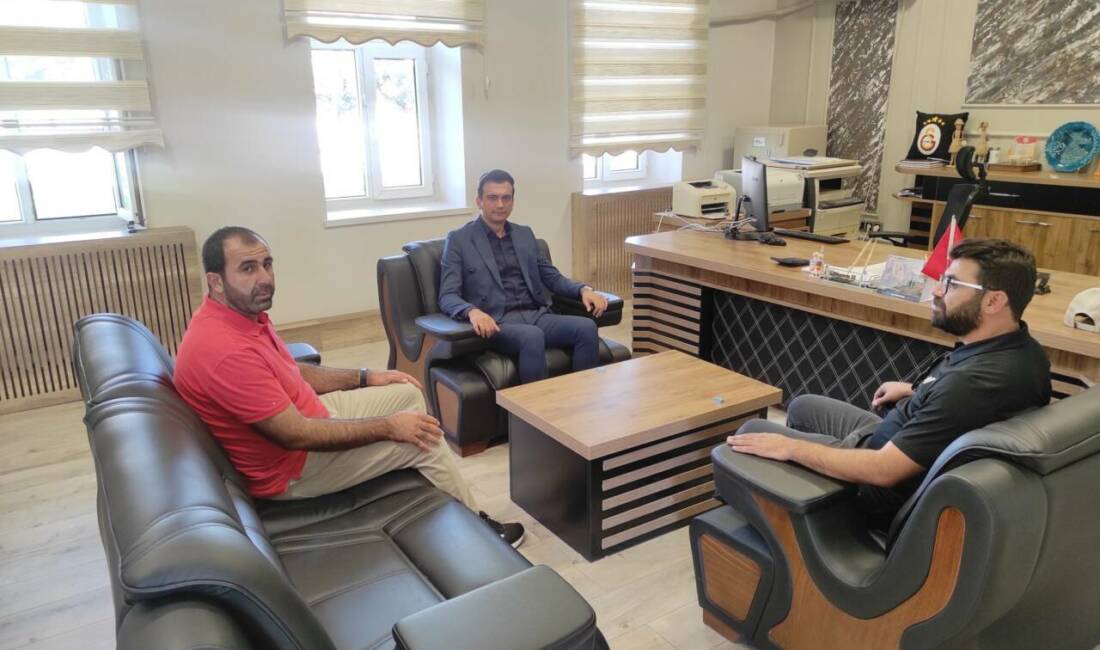 Eskil Kaymakamı Harun Uzar, ilçedeki eğitim ve sosyal faaliyetleri yerinde