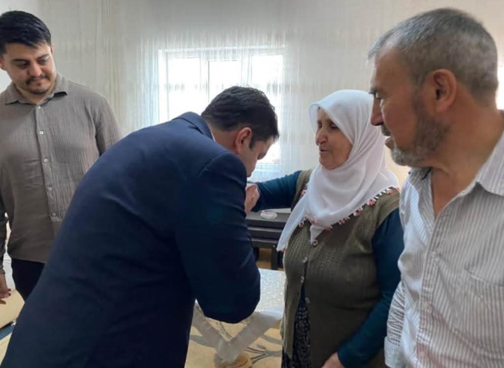 Ortaköy Kaymakamı Ahmet Karatepe, şehit aileleri ile bir araya gelmeye