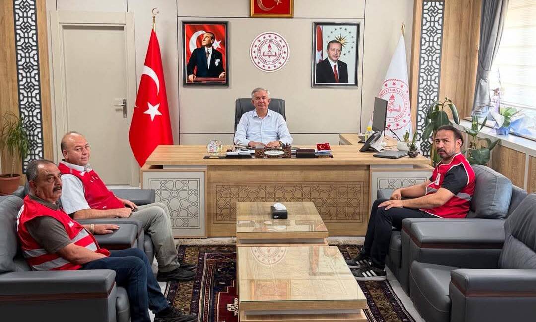 Aksaray İl Milli Eğitim Müdürü Metin Alpaslan, Kızılay Aksaray Şube