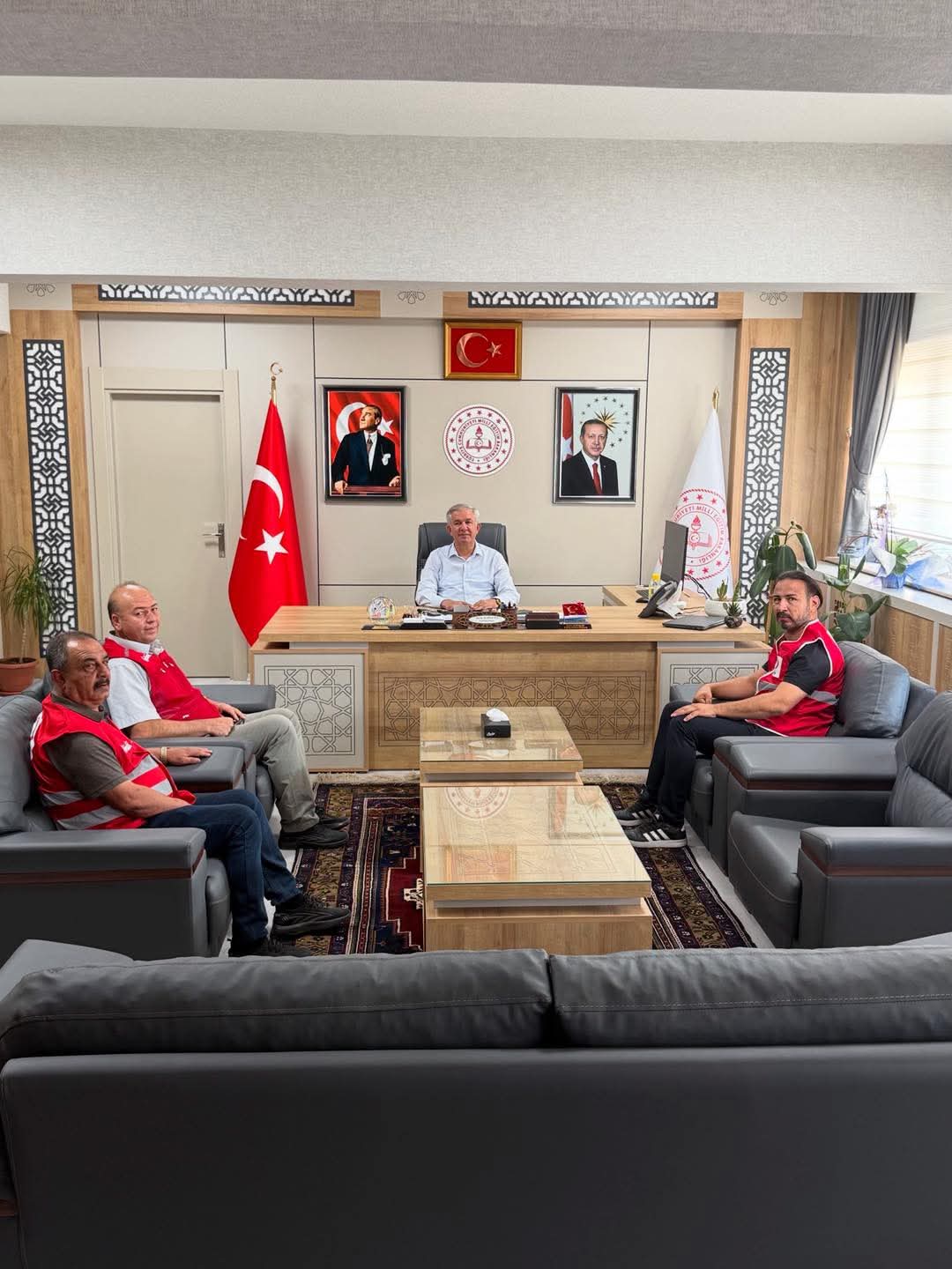 Aksaray İl Milli Eğitim Müdürü Metin Alpaslan, Kızılay Aksaray Şube