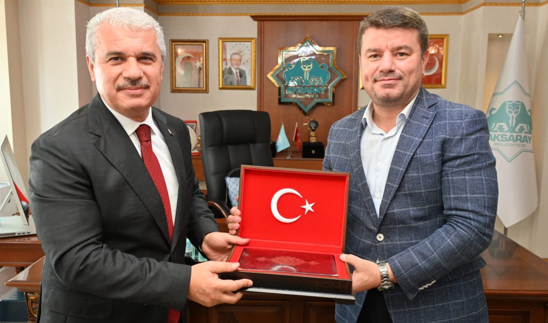 Aksaray Valisi Mehmet Ali Kumbuzoğlu ile birlikte Konya Valisi İbrahim