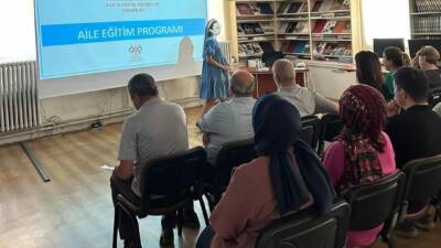 Aksaray İl Halk Kütüphanesinde, sosyal medyanın doğru kullanımına dair kapsamlı