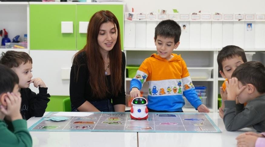 Milli Eğitim Bakanlığı tarafından yapılan duyuruya göre, kadrolu öğretmenlerin yaz