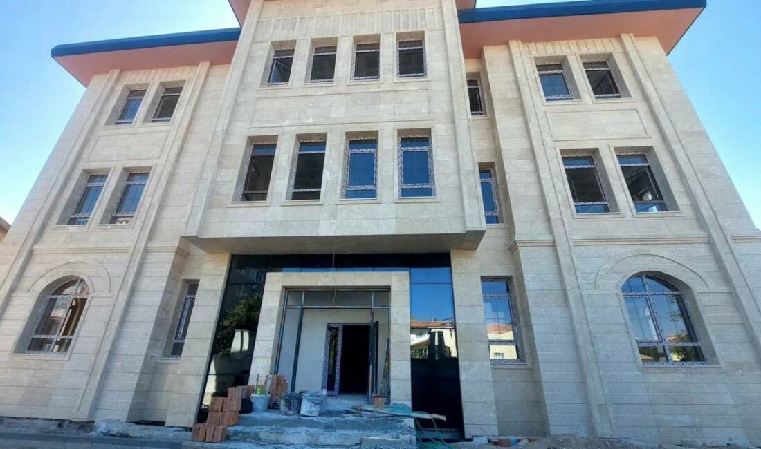 Aksaray’ın Ortaköy ilçesinde yapımı devam eden İlçe Emniyet Müdürlüğü hizmet