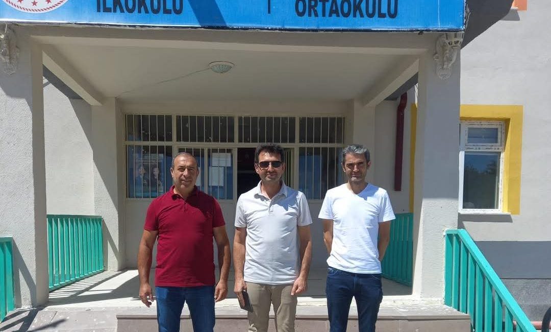 Ortaköy'de İlçe Milli Eğitim Şube Müdürü Fatih Ceylan tarafından okullar