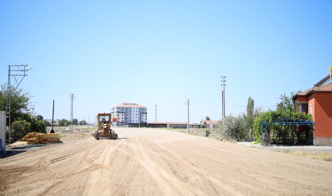 Aksaray Belediyesi tarafından Selçuklu Mahallesi'nde başlatılan yeni yol açma ve