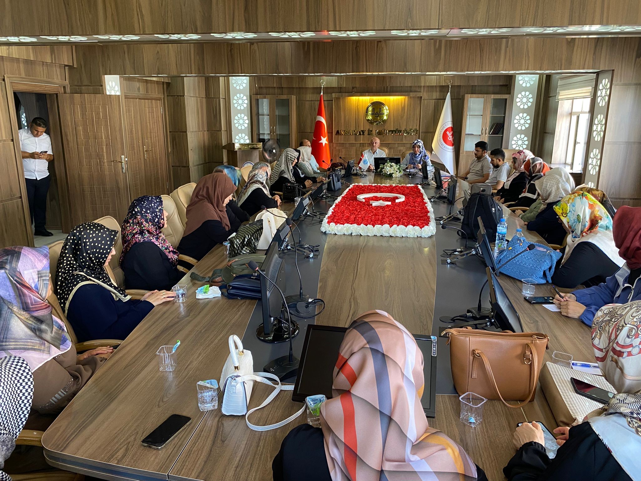 Aksaray İl Müftülüğü toplantı salonunda, Türkiye Diyanet Vakfı (TDV) Aksaray