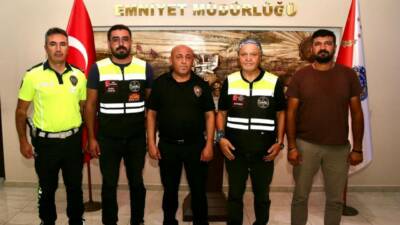 Aksaray’da motosiklet sürücülerinin güvenliğini artırmak amacıyla anlamlı bir ziyaret yapıldı.