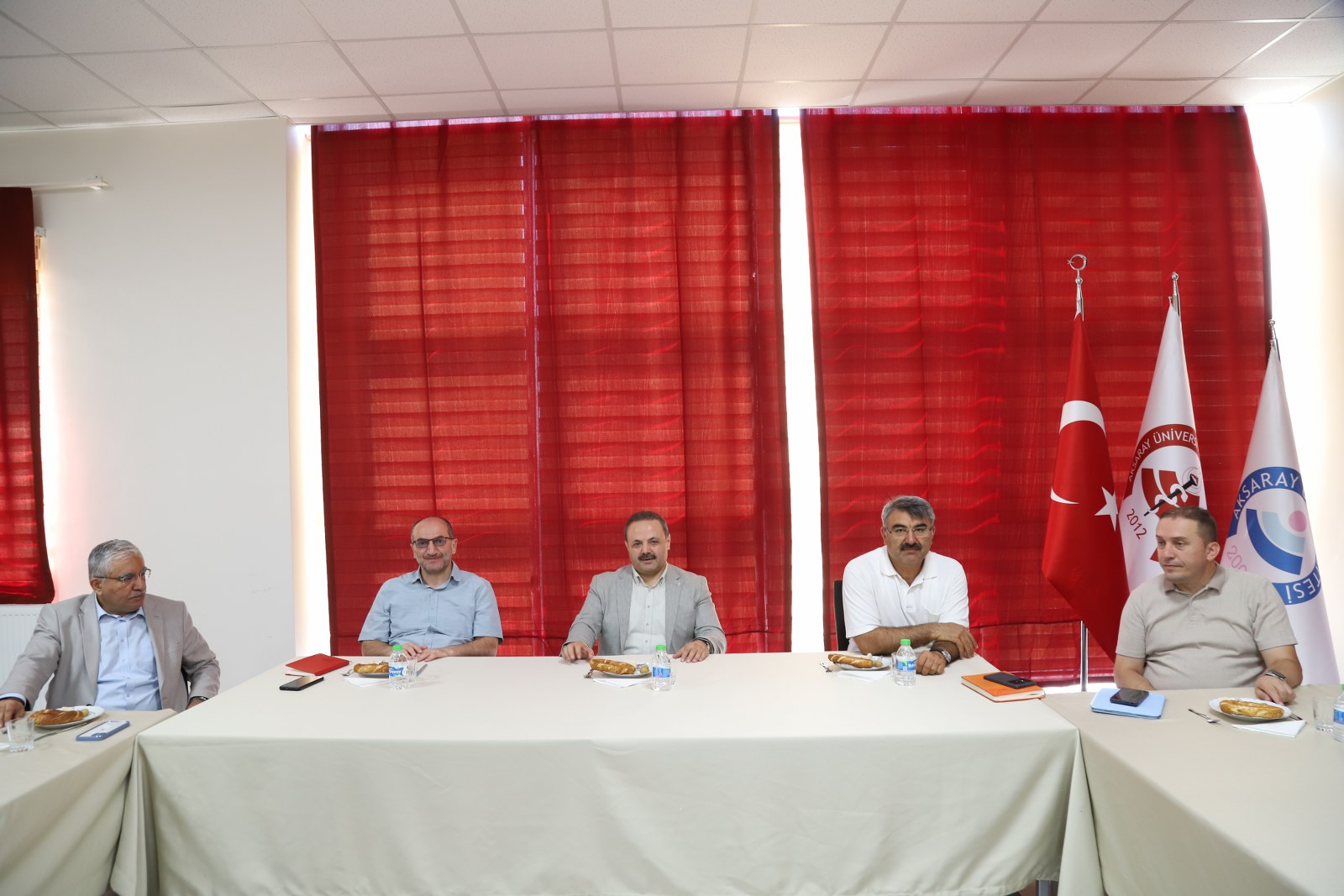 Aksaray Üniversitesi (ASÜ) Rektörü Alpay Arıbaş Başkanlığında, üniversitedeki kalite çalışmalarının