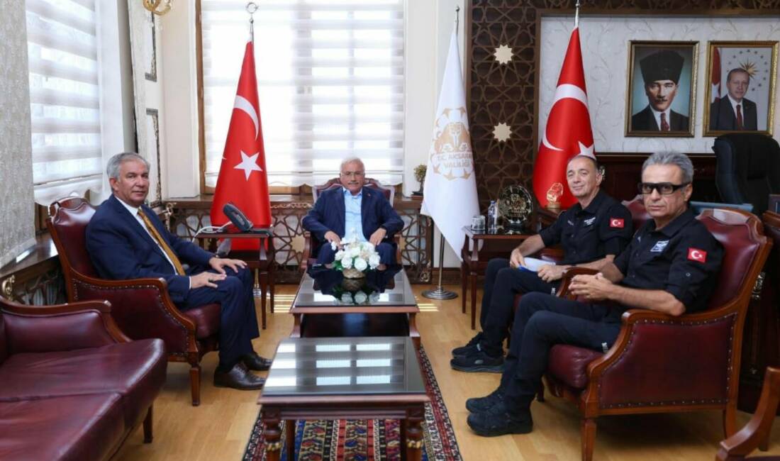 Aksaray Valisi Mehmet Ali Kumbuzoğlu, İl Milli Eğitim Müdürü Metin