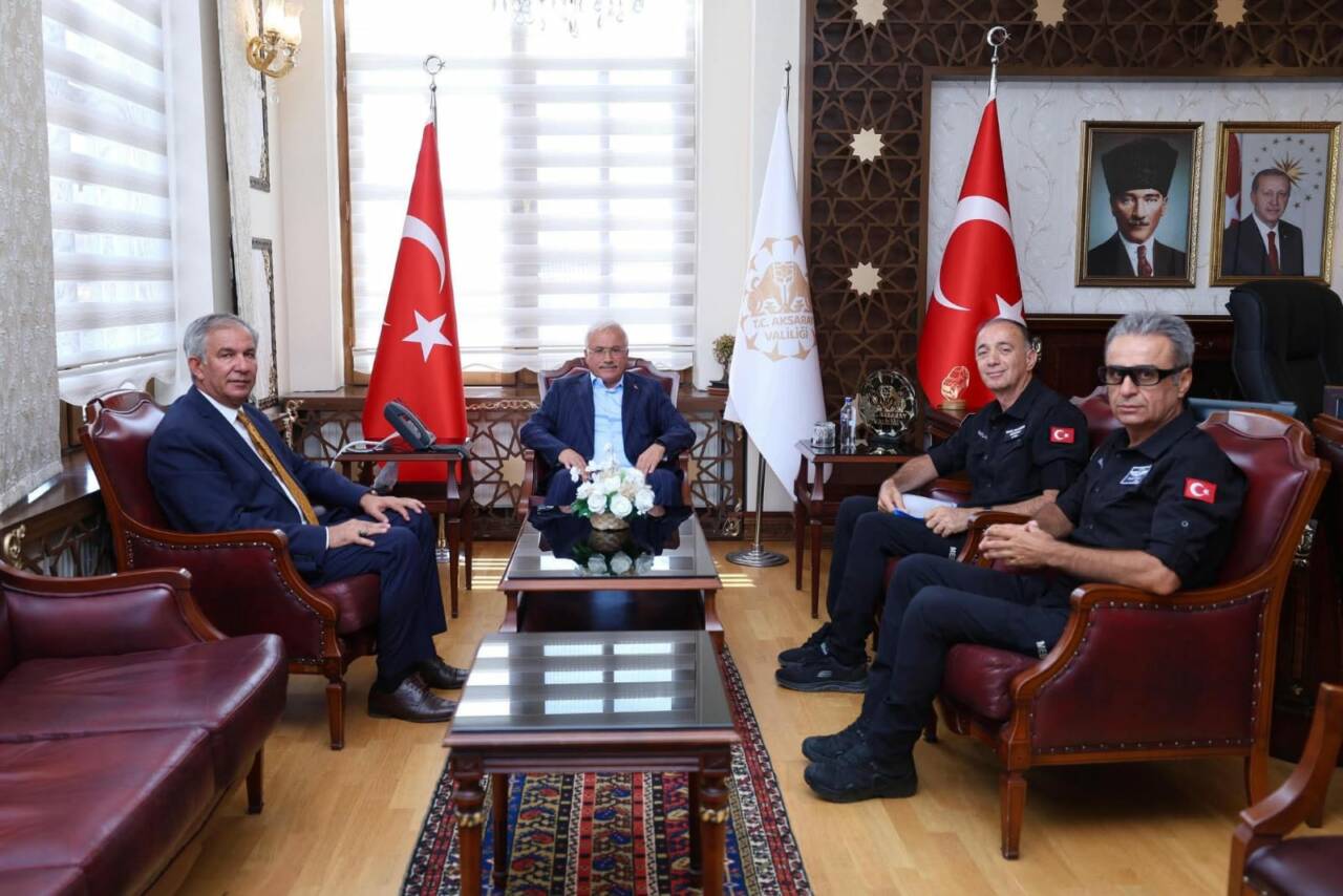 Aksaray Valisi Mehmet Ali Kumbuzoğlu, İl Milli Eğitim Müdürü Metin