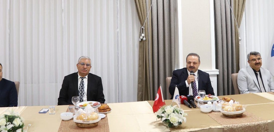 Aksaray’da faaliyet gösteren yerel ve ulusal medya temsilcileriyle bir araya
