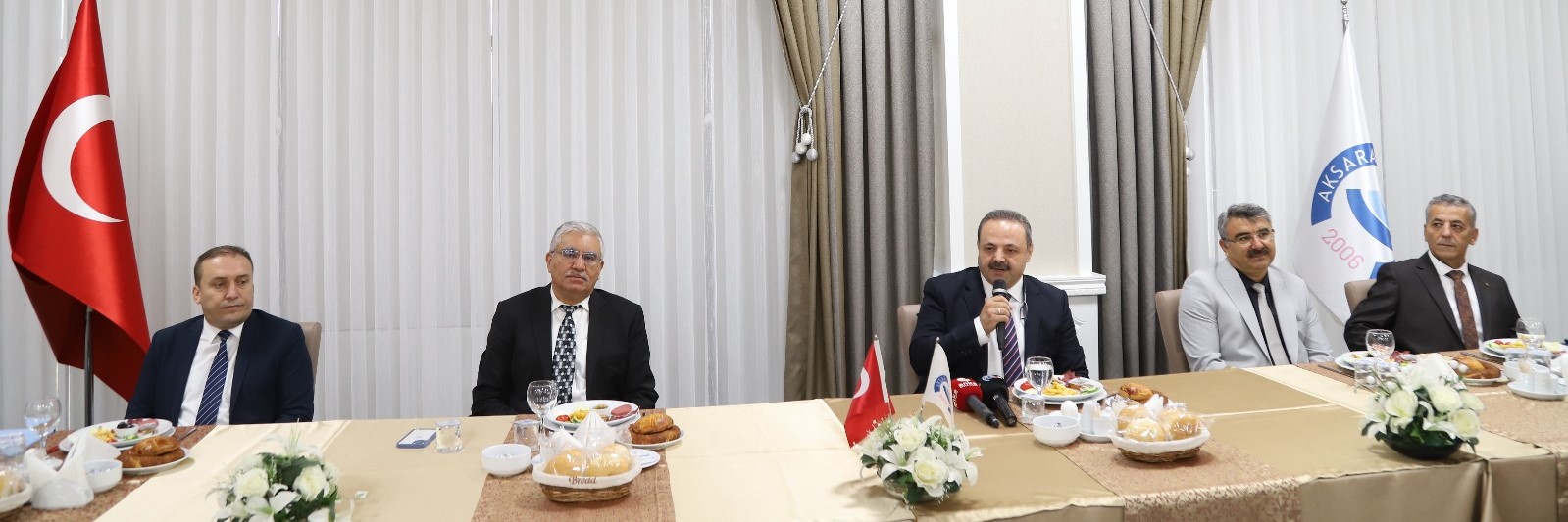 Aksaray’da faaliyet gösteren yerel ve ulusal medya temsilcileriyle bir araya