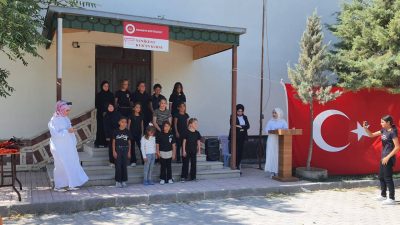 Yenikent’te hizmet veren Kız Kur’an Kursu, yılsonu etkinliğini düzenledi. Yenikent’te