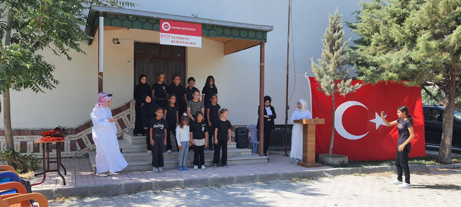 Yenikent’te hizmet veren Kız Kur’an Kursu, yılsonu etkinliğini düzenledi. Yenikent’te