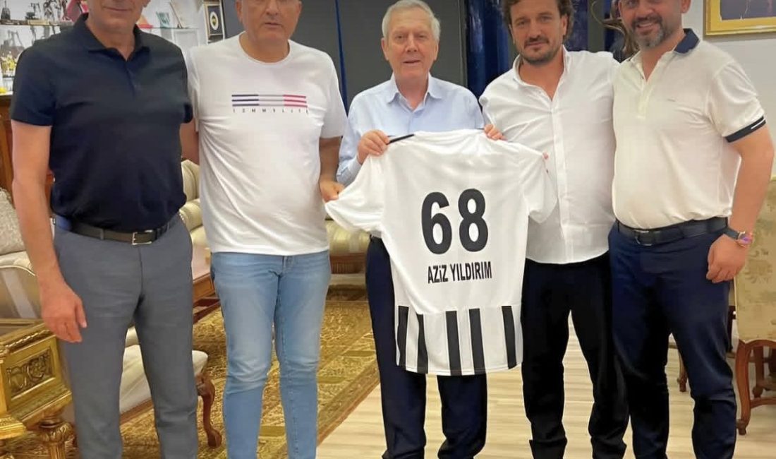 Başkan Cem Çorakçı, Fenerbahçe’nin eski başkanı Aziz Yıldırım’a isminin yazılı