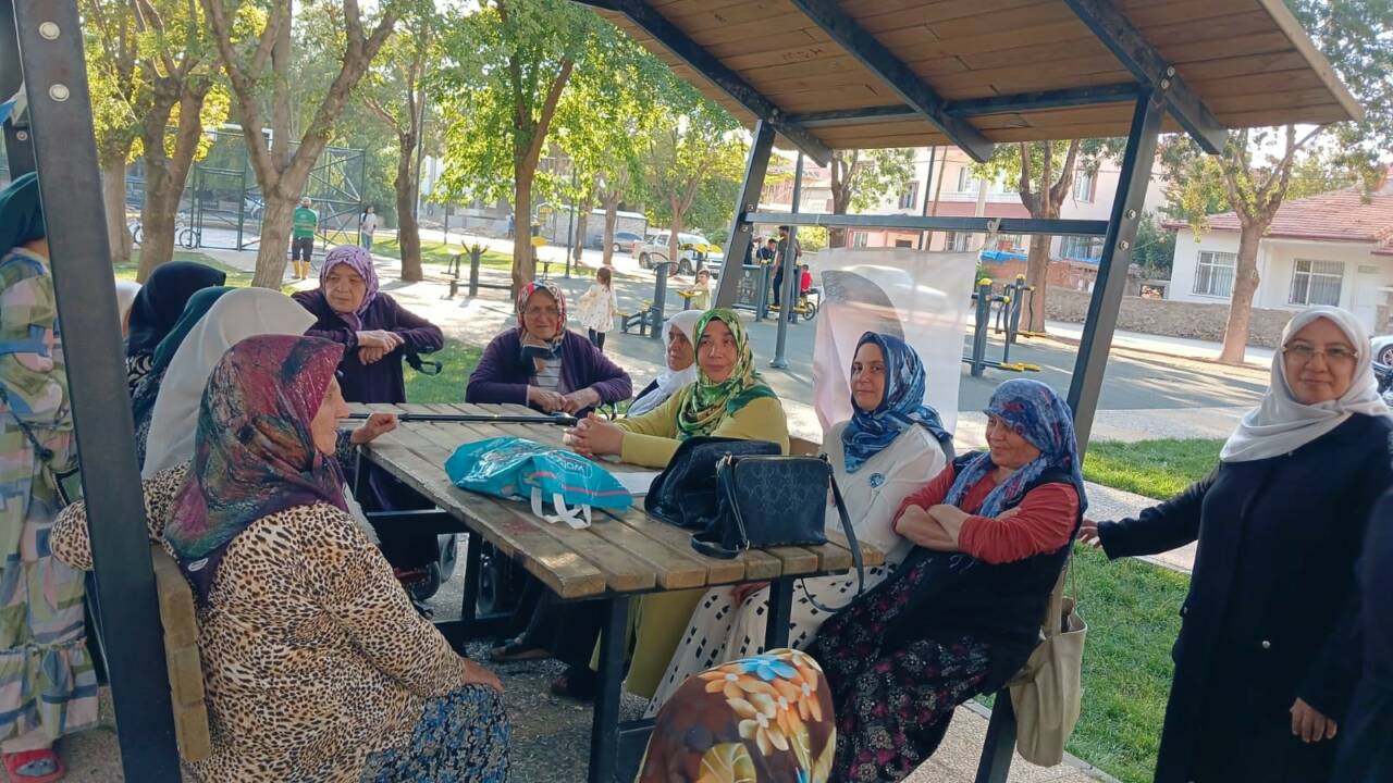 AK Parti Aksaray İl Kadın Kolları, saha çalışmaları kapsamında Kılıçaslan