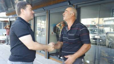 Aksaray Belediye Başkanı Dr. Evren Dinçer, ayakkabı boyacısı esnafını ziyaret