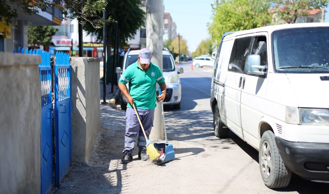 Aksaray’da şehir genelinde kapsamlı temizlik seferberliği Aksaray Belediyesi, şehir genelinde başlattığı kapsamlı temizlik çalışmalarıyla cadde, sokak,