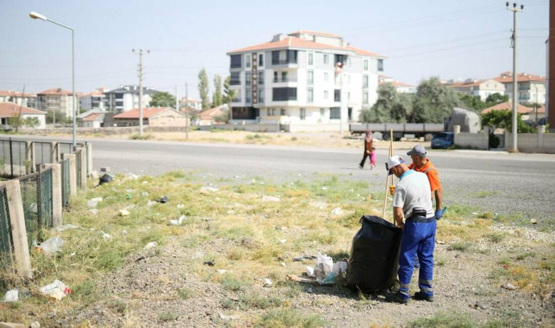 Aksaray Belediyesi, şehir genelinde sürdürdüğü temizlik çalışmalarına hız kesmeden devam