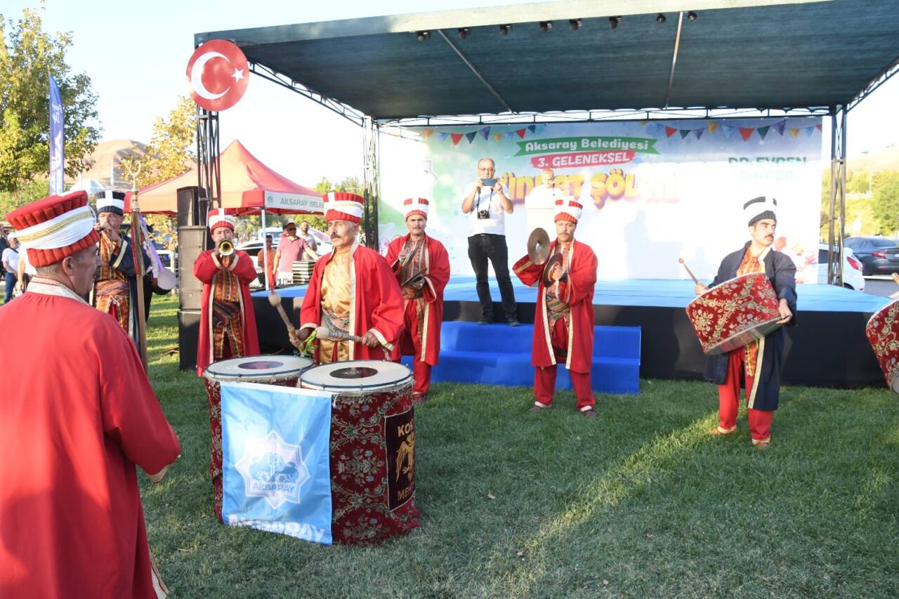 Aksaray Belediyesi’nin ev sahipliğinde geleneksel hale getirilen sünnet şölenlerinin bu