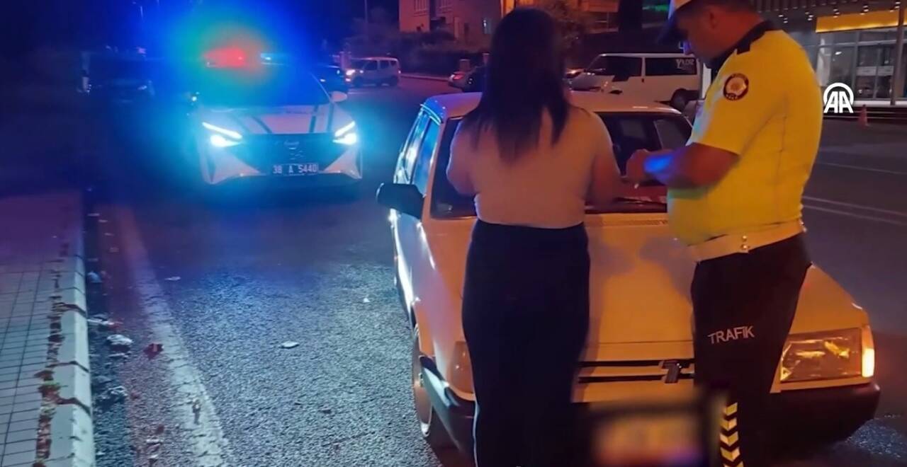 Kayseri'de İl Emniyet Müdürlüğü ekipleri, trafik kurallarına uymayan 3 sürücüye