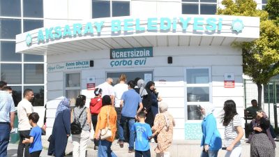 Aksaray Belediyesi tarafından Aksaray Eğitim ve Araştırma Hastanesi önünde kurulan