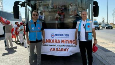 Memur-Sen’in çağrısıyla Türkiye genelinde iş bırakan on binlerce kamu çalışanı,
